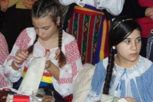 „Tradiţii şi obiceiuri din Vâlcele”, ţinute vii  „Reînvierea tradiţiilor  şi obiceiurilor este un act de adâncă preţuire pentru valorile spirituale ale  neamului nostru.”