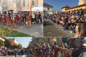 “Ne-am transpus”: Reacţia unei turiste la vederea luptelor între daci şi romani, în Alba Iulia