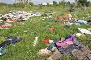 Lege nouă! Amenzi mai mari pentru abandonarea deşeurilor. Vinovaţii au obligaţia să facă curăţenie!