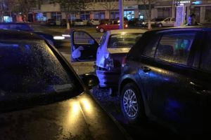 Șoferul care a produs accidentul cu patru maşini, la Botoşani, are 19 ani. Cum l-au sancţionat poliţiştii