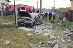 Și-a făcut maşina praf