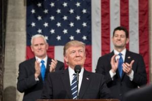 Donald Trump a fost huiduit la un meci de baseball. Spectatorii au scandat „Inchideti-l”