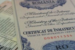 Femei de 38 de ani din Cluj Napoca, prinsă de poliţişti conducând cu numere false pe străzile din Alba Iulia