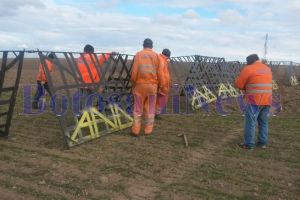 Drumarii se pregătesc pentru iarnă: Panouri parazapezi şi zeci indicatoare pentru semnalizare de iarnă vor fi montate pe drumurile naţionale  
