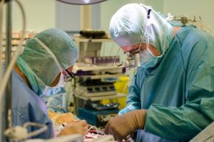 Chirurgi din toată ţara vin la Sibiu, la primul Congres de Chirurgie organizat aici