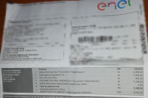 REVOLTĂTOR! Factură de 5000 de lei la curent pentru un apartament NELOCUIT