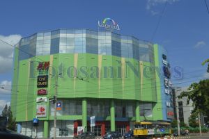 Petrecere la Uvertura Mall în ultima zi din octombrie