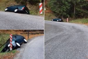 Accident rutier pe DN 74, zona Dealu Mare: Un autoturism a ieşit în afara părţii carosabile într-o curbă deosebit de periculosă