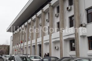 Sefa Serviciului Juridic al Primariei Constanta l-a dat in judecata pe Primarul Municipiului Constanta