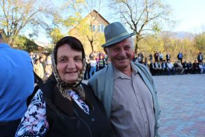 Oamenii din Cuşma şi urşii de la Dealul Negru, de la bună înţelegere, la spaima de a ieşi pe uliţele satului