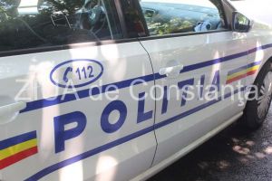 Judetul Constanta: Accident rutier la iesire din Crucea. O masina a intrat in parapet