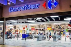 Carrefour Satu Mare, amendă de la OPC. Ce nereguli s-au găsit