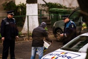 Din ianuarie, poliţiştii vor interveni după noi reguli. Când sunt permise acţiunile în forţă