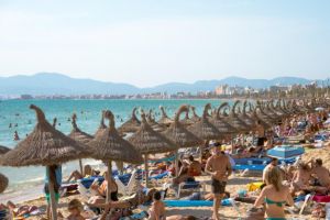 Schimbări în TURISMUL practicat de români. Ce tip de vacanţe preferă populaţia din România