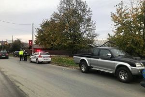 ACUM: Copil de 13 ani lovit de o maşină pe strada Vâlcele (FOTO)