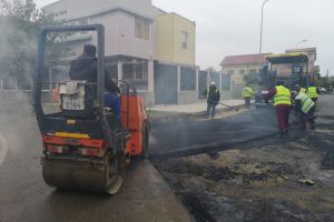 Lucrari de asfaltare pe strada Prelungirea Eduard Caudella din Constanta (galerie foto)