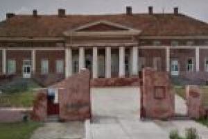 Bani europeni, într-una dintre cele mai vechi clădiri din judeţul Timiş!