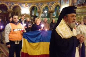 VIDEO FOTO Mitropolitul Ardealului, la slujba dedicată victimelor „Colectiv”: Cerem să se facă dreptate