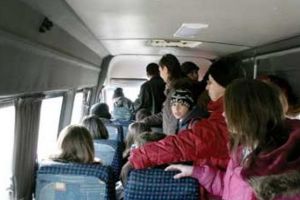 Șoferul unui microbuz a făcut o descoperire şocantă! Un pasager a murit pe scaun