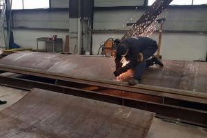 Industria judeţului, pe curba descendentă. Jumătate din cifra de afaceri din livrări interne