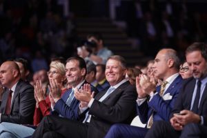 Klaus Iohannis, la Liga aleşilor locali PNL: “Suntem în război împotriva PSD” (P)