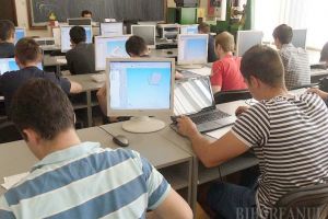 Beneficii... pe sărite: Tinerii orădeni, 