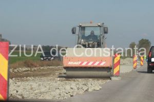 Atentie soferi! Se inchide circulatia rutiera pe varianta Ovidiu-Constanta din cauza unor lucrari de asfaltare (galerie foto)