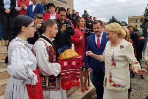 Penalii PSD-ului: BIHOREANUL, ţinut la uşă la întâlnirea lui Dăncilă cu simpatizanţii de la Beiuş (VIDEO)