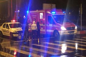 Trei copii izbiţi în plin de o maşină la Cârţişoara – Doi sunt inconştienţi