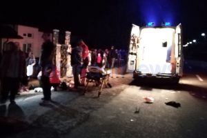 FOTO Tragedie rutieră la Botoşani! Un bărbat a fost accidentat mortal de o maşină condusă de un poliţist