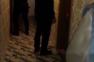 VIDEO Percheziţii pentru destructurarea unui grup specializat în înşelăciune şi fals în încrisuri