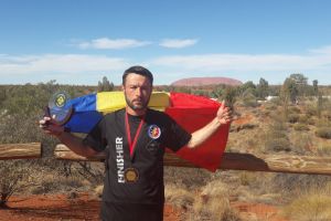 Pompierul Iulian Rotariu pleacă spre Mozambic. Va alerga 220 de kilometri