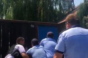 Au luat credite de milioane cu acte false