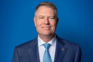 Klaus Iohannis promovează educaţia, sănătatea şi bunăstarea economică