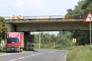 Slobozia: „Podul peste râul Ialomiţa nu reprezintă un pericol pentru participanţii la trafic”, susţine DRDP Constanţa