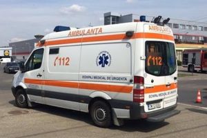 O persoană la spital după ce un şofer nu a păstrat distanţa regulamentară în trafic, în Calea Șagului