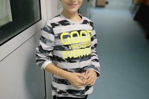 Un copil în vârstă de 8 ani a fost diagnosticat recent cu leucemie