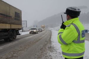 Consiliul Judeţean pune la bătaie 1 milion de euro pentru întreţinerea drmurilor pe timp de iarnă