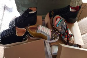 Bunuri contrafacute, confiscate in Portul Constanta Sud Agigea 