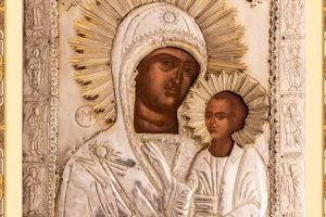 Slobozia: Doi ierarhi ai B.O.R. vor sluji la Hramul Mănăstirii „Sfinţii Voievozi”. Icoana Făcătoare de Minuni a Maicii Domnului, la Catedrala Episcopală