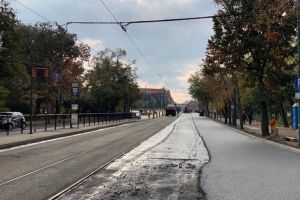Se deschide traficul pe lângă catedrală. Revin şi tramvaiele pe traseele obişnuite