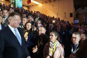 Klaus Iohannis, ACUM, la Piteşti. LIVE TEXT