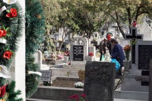 Orădenii s-au recules la mormintele celor dragi (FOTO)