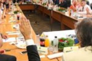 Șmecherii politice! Scutirile de la plata penalităţilor şi dobânzilor, contestate de afaceriştii oneşti