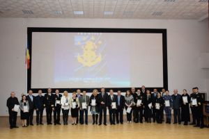 Rubrica Lumea marinarilor“ a cotidianului ZIUA de Constanta, realizata de comandor (r) dr. Marian Mosneagu, premiata de Clubul Amiralilor“ (galerie foto) 