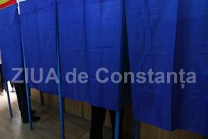 Cabinele de vot pentru alegerile prezidentiale vin de la Cluj