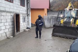 Casă de rudari, demolată cu buldozerul