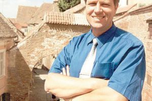 Făţarnicul Iohannis, anticomunistul de tinichea