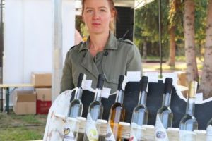 Țuică tradiţională preparată la distileria Orban