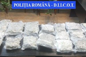 Barbat retinut dupa ce a incercat sa introduca in tara 8 kilograme de cannabis